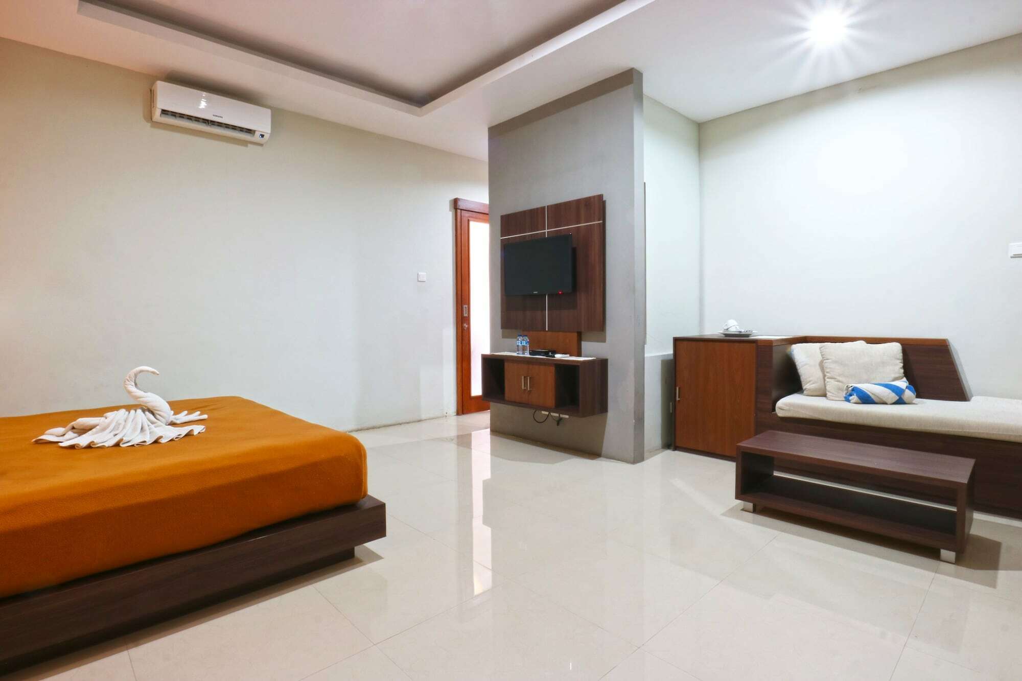 Raj Sindhu Sanur Apartment Денпасар Екстериор снимка